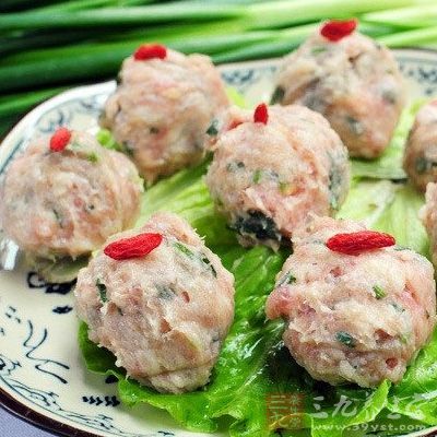 將作法3的肉丸下鍋