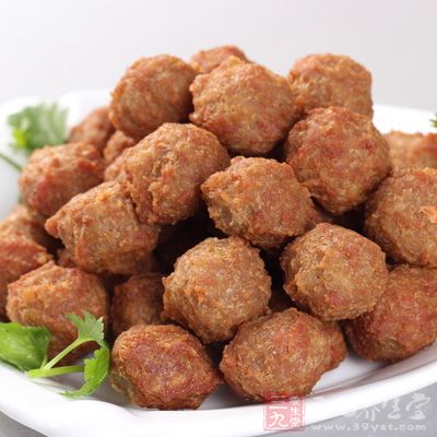 待丸子都浮上水面，再煮一分鐘