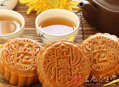 月餅的品種繁多，現在市面上有很多不同的月餅