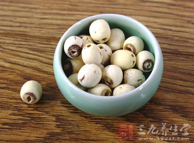 基本材料：豬肚1個，芡實30克，蓮子30克