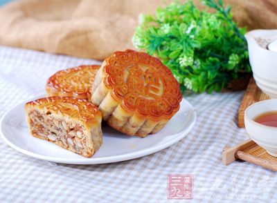 五仁月餅是漢族傳統糕點之一，在中秋節各式月餅中最為著名