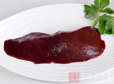 通常會選用紅棗，花生，大豆，豬肝等作為主料