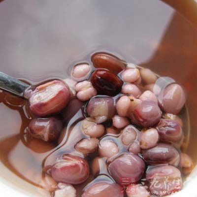 淡斑粥膳：八寶甜蜜粥