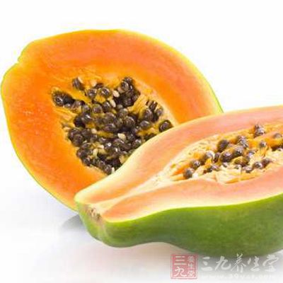 將木瓜剖開去籽