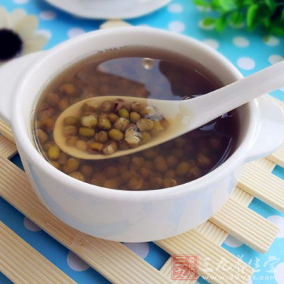 綠豆湯是老百姓中最常見的一種降火湯