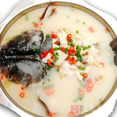 這樣，一個美好的雞尾酒廢料薄荷清湯魚就做好了，趁熱喝