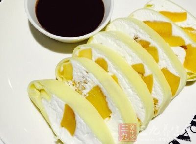 用新鮮的老姜,打成茸後磨姜汁。隔夜的姜汁是不能用的 用新鮮的老姜,打成茸後磨姜汁。隔夜的姜汁是不能用的