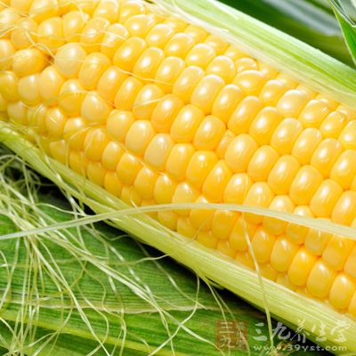 玉米中所含的玉米黃質,可以預防老年黃斑性病變的產生 玉米中所含的玉米黃質,可以預防老年黃斑性病變的產生