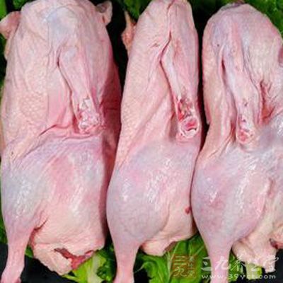 鴨肉的性味甘鹹而平和,有滋陰養胃、利水消腫之功效 鴨肉的性味甘鹹而平和,有滋陰養胃、利水消腫之功效