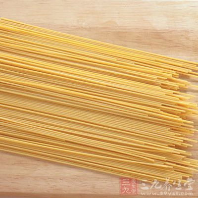 吃面對皮膚干燥粗糙、頭發干枯大有好處 吃面對皮膚干燥粗糙、頭發干枯大有好處