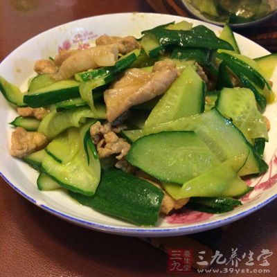 東北酸黃瓜炒肉絲 東北酸黃瓜炒肉絲