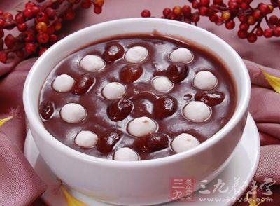 中國食物中的甜食，花樣之多，食法之講究，在世界上，恐怕稱得是數一數二的了