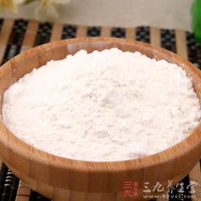 將面粉、植物油、水、精鹽、發酵粉、味精調成糊漿 將面粉、植物油、水、精鹽、發酵粉、味精調成糊漿