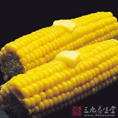 中途攪拌翻轉下玉米即可
