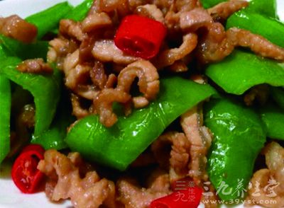 尖椒炒肉是一道簡單的家常菜