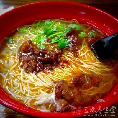 然後淋上韓國香辣醬