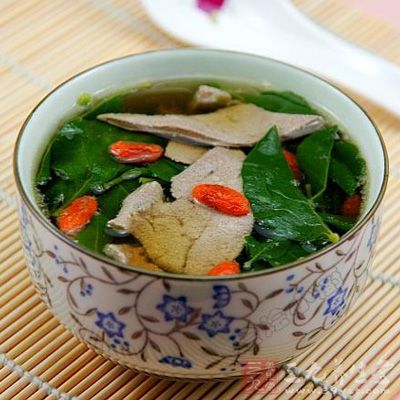豬肝300公克，嫩姜絲150公克，水4杯