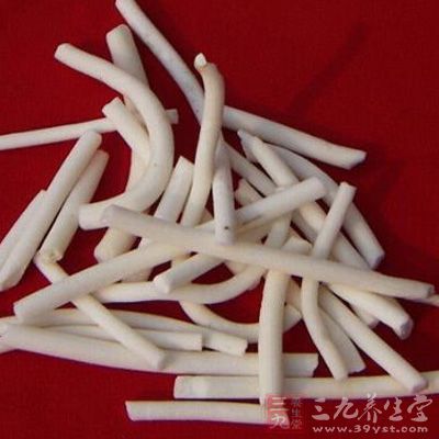 草治乳汁不通是因其性極好通利，入胃經，通氣上達而下乳，故可用於各種原因所致乳汁不通證