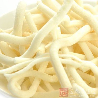 通草味甘、淡，性微寒;歸肺、胃、腎、膀胱經