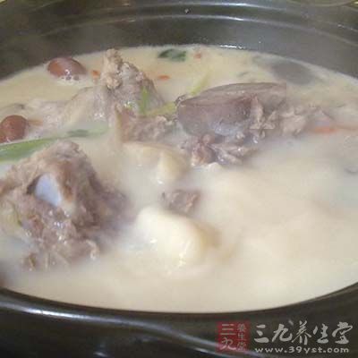 有營養大骨頭湯