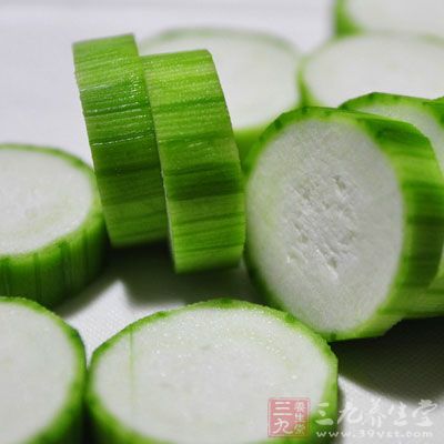 絲瓜洗淨去皮