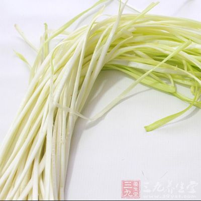 全韭可補腎益胃，充肺氣，散瘀行滯，安五髒，行氣血，止汗固澀，干呃逆