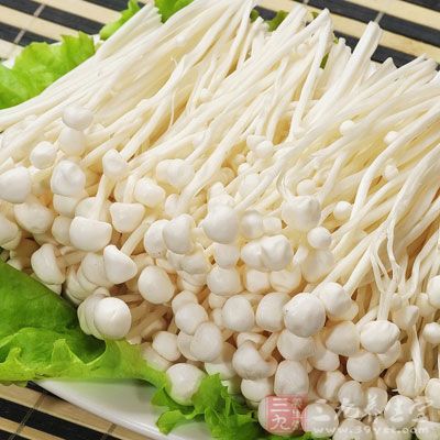 金針菇含有人體必需氨基酸成分較全，其中賴氨酸和精氨酸含量尤其豐富，且含鋅量比較高