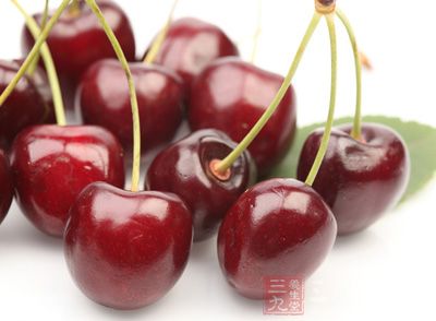 櫻桃營養價值很高，含有維C可以去除色斑