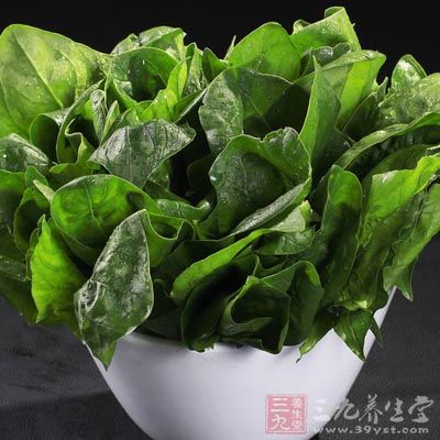 芝麻醬拌菠菜，香而不膩，是完美的補鈣涼菜