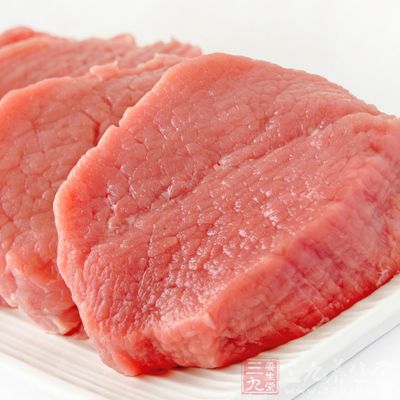 瘦肉切絲用鹽、醬油腌制20分鐘 瘦肉切絲用鹽、醬油腌制20分鐘