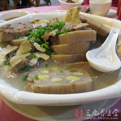 蓮藕紅豆章魚煲豬踭湯