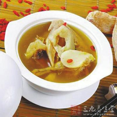 白鴨消斑湯可補益肝腎，養陰消斑