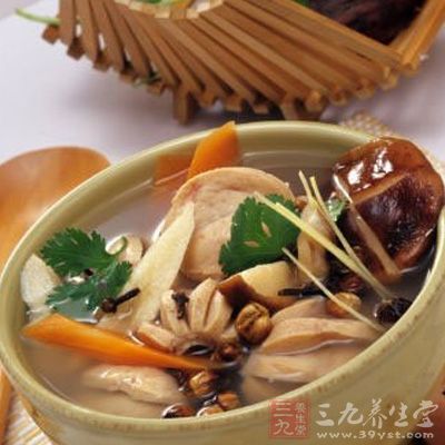 茯苓消斑湯可健脾消斑，祛風通絡