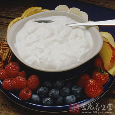 因為酸奶中的乳酸桿菌能產生許多乳酸 因為酸奶中的乳酸桿菌能產生許多乳酸