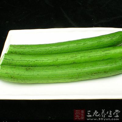 絲瓜中含的維生素B1防止皮膚老化，維生素C能增白皮膚等成分