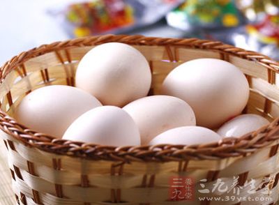 原料:絲瓜、雞蛋、油、鹽、料酒、蔥花 原料:絲瓜、雞蛋、油、鹽、料酒、蔥花