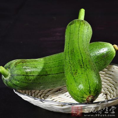 絲瓜不要提前去皮切塊 絲瓜不要提前去皮切塊