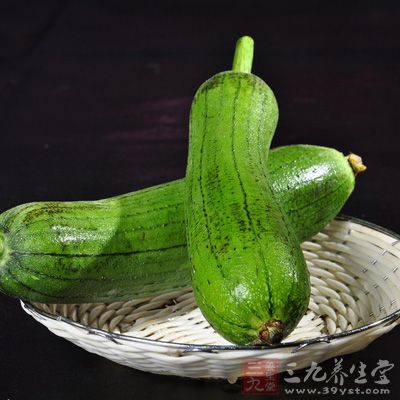 絲瓜含蛋白質、脂肪、碳水化合物、鈣、磷、鐵及維生素B1、維生素C