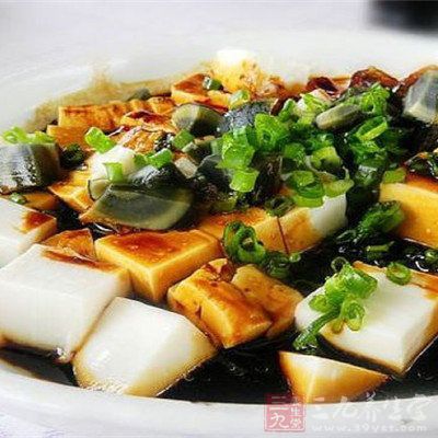 豆腐的蛋白質含量豐富，而且豆腐蛋白屬完全蛋白