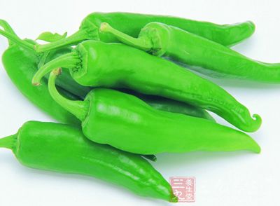 原料:青椒、洋蔥、鱿魚 原料:青椒、洋蔥、鱿魚