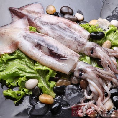先將鱿魚切成條 先將鱿魚切成條