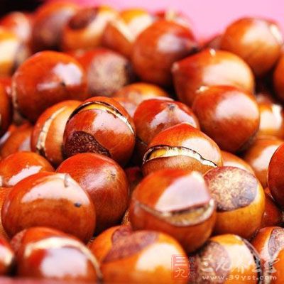 放入末過栗子面比較多的水 放入末過栗子面比較多的水