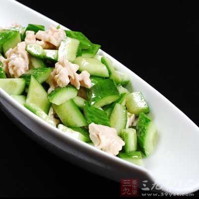 黃瓜炒肉的做法二