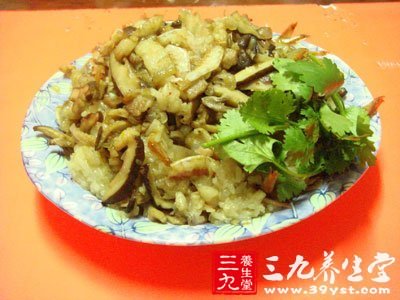 雞腿、花椒粉、辣椒粉、紅油、鹽、蒜泥