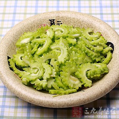 苦瓜盡量切薄一些口感更好 苦瓜盡量切薄一些口感更好