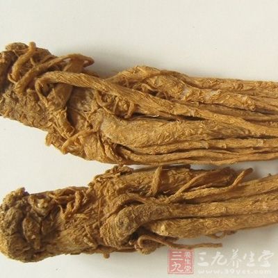 當歸揮發油穴位注射可使病人出現發熱、頭痛、口干、惡心等反應