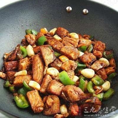 大蒜炖魚塊烹饪技巧