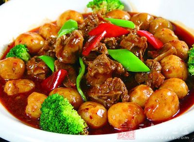 雞肉的香滑鮮嫩加上土豆的清甜軟綿