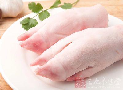 主料:豬蹄250克,大豆250克 主料:豬蹄250克,大豆250克