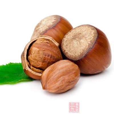 第二次加調料後的栗子,也要加兩勺清水 第二次加調料後的栗子,也要加兩勺清水
